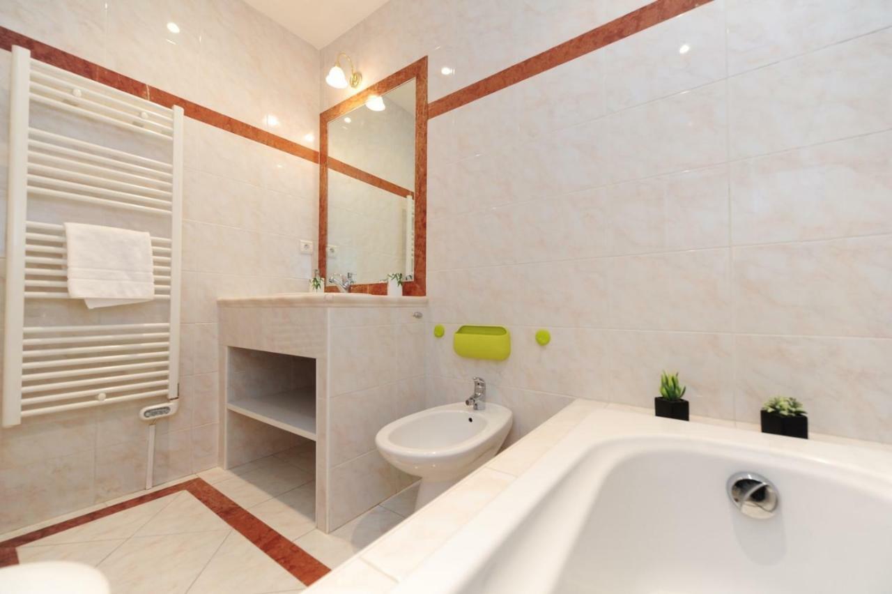 Le Savoy Palace - Five Stars Holiday House Ніцца Екстер'єр фото